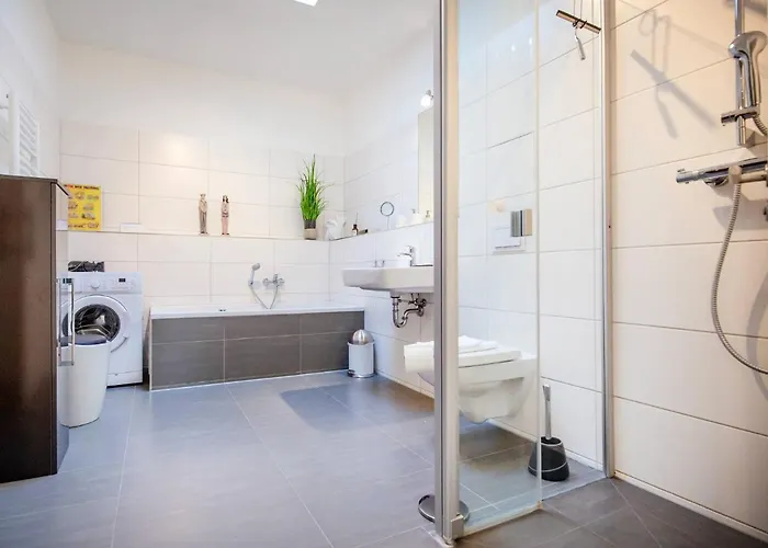 Strandvillen - Mit 2 Schlafzimmern, Terrasse Und Balkon Dr-434 بينز